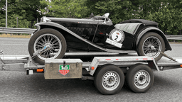 Nouns Car Club