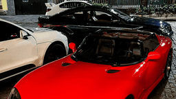 Nouns Car Club